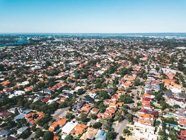 Should Aussie late starters invest in real estate as a strategy to reach financial independence